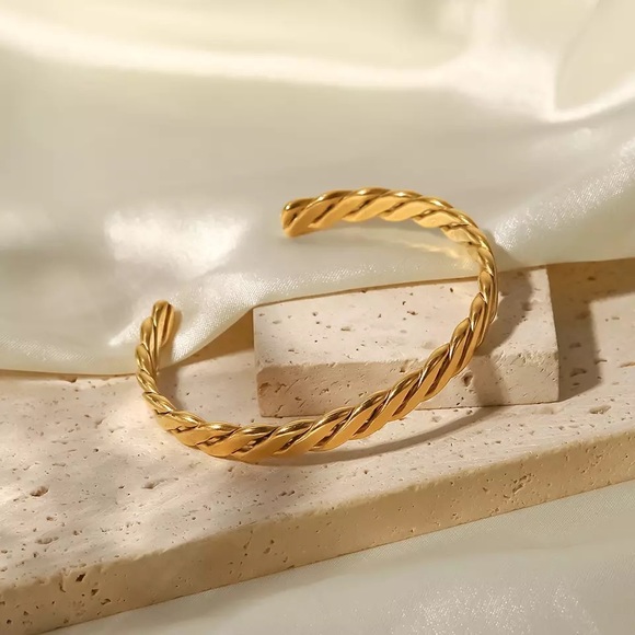 ◾️18K Gold Plated Twisted Open Bangle Cuff Bracelet - Picture 6 of 10